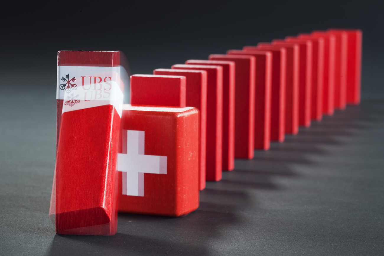 Il gioco del domino con le pedine di UBS e della Confederazione.