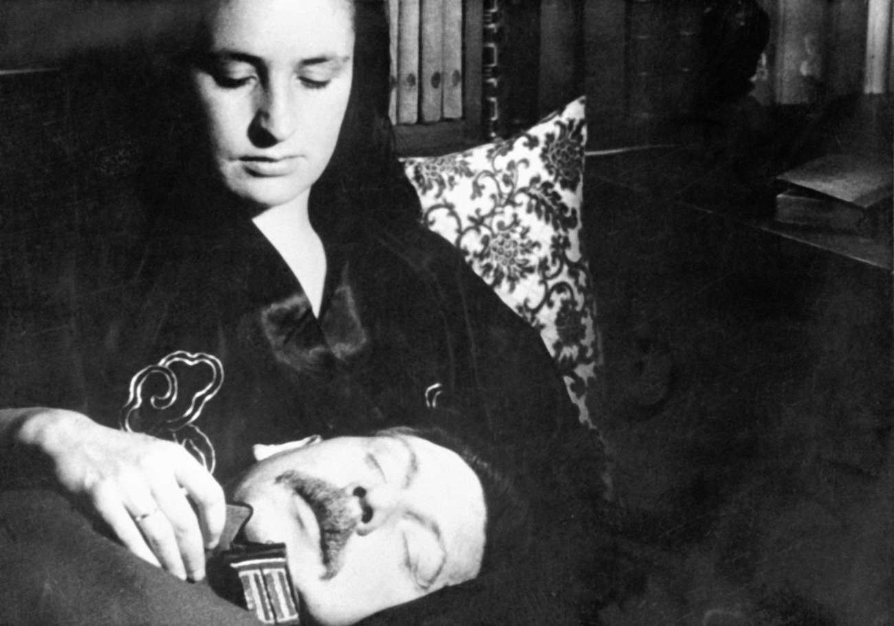 Scene from the film Not Reconciled