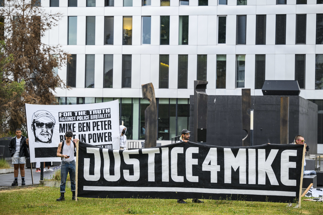 Supports for Mike Ben Peter, who died while in the process of being arrested by swiss police