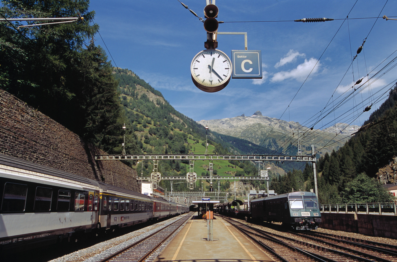 Train clock