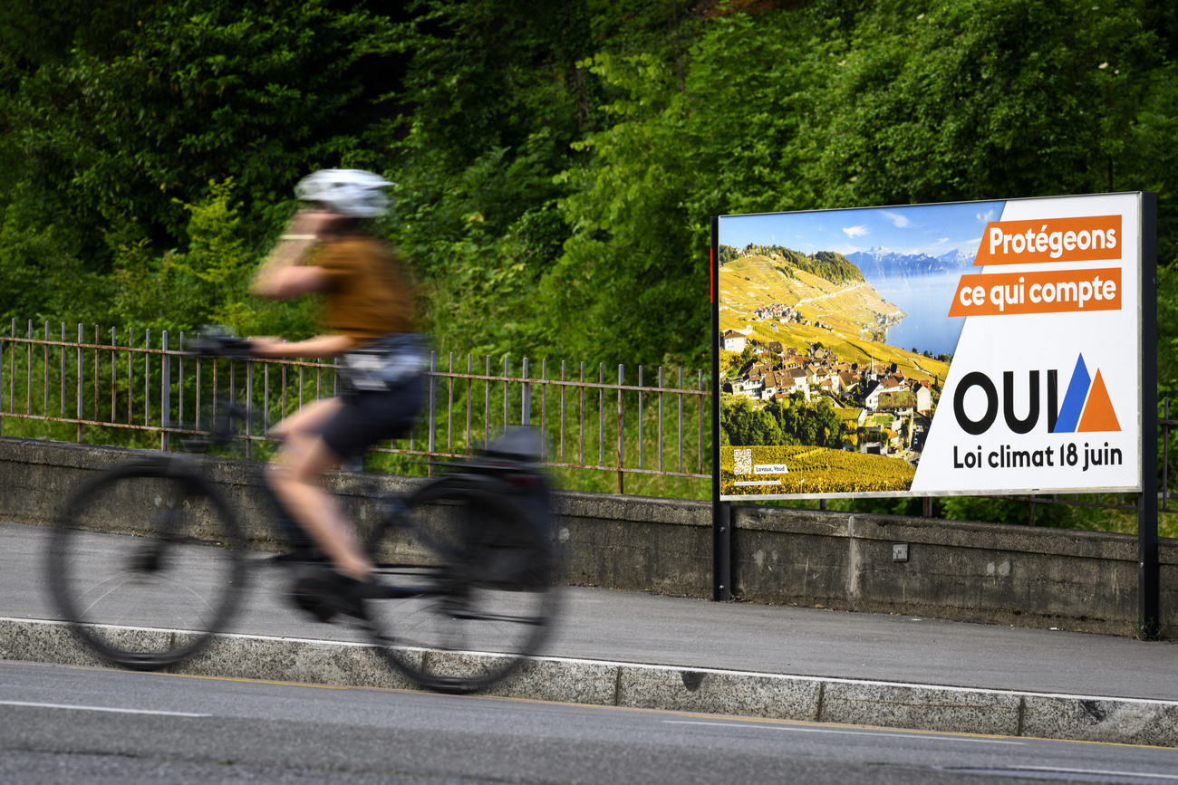 Un panneau pour le oui à la loi sur le climat