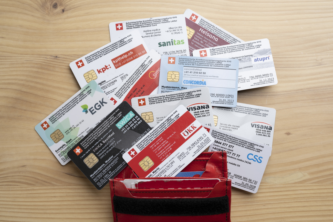 Le carte sanitarie di diverse assicurazioni malattia.