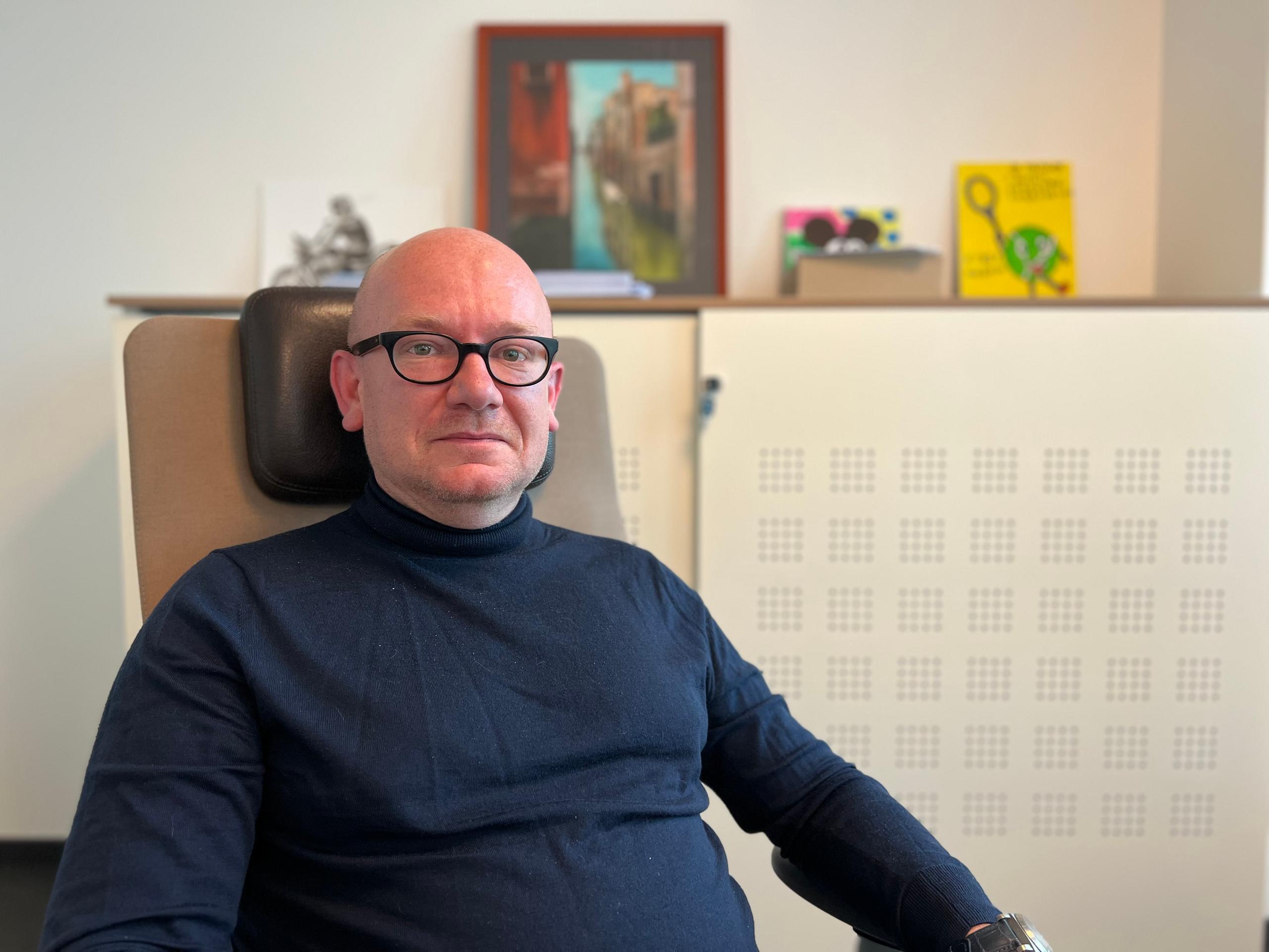 Denis Gerasev, eines der beiden Verwaltungsratsmitglieder der Solway Investment Group, in seinem Büro in Zug.