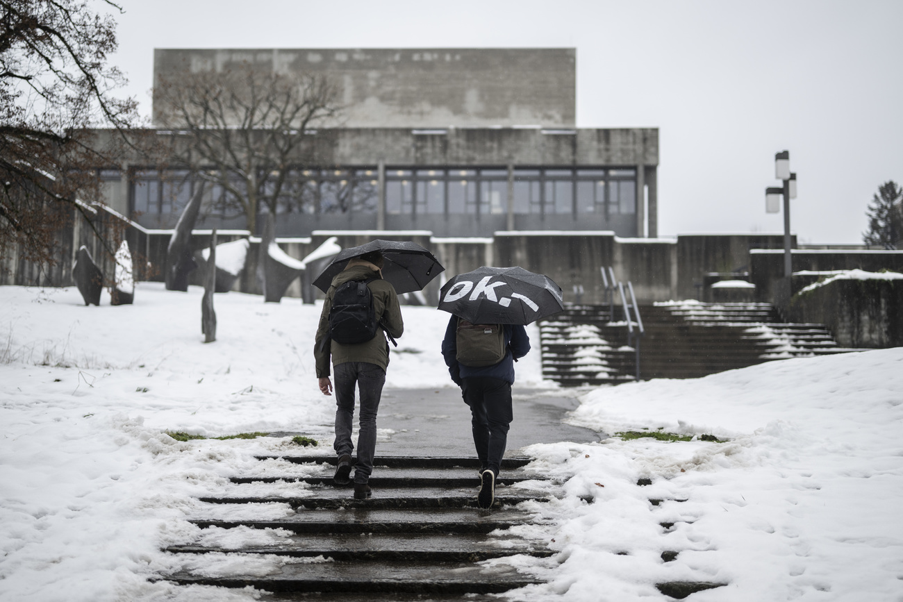 Universidad de San Gallen por fuera un día de nieve