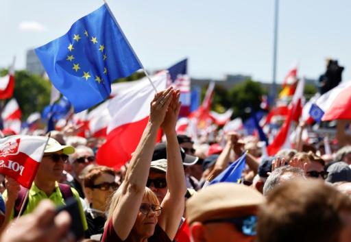 Medio millón de personas se manifiestan en Varsovia contra el gobierno ...