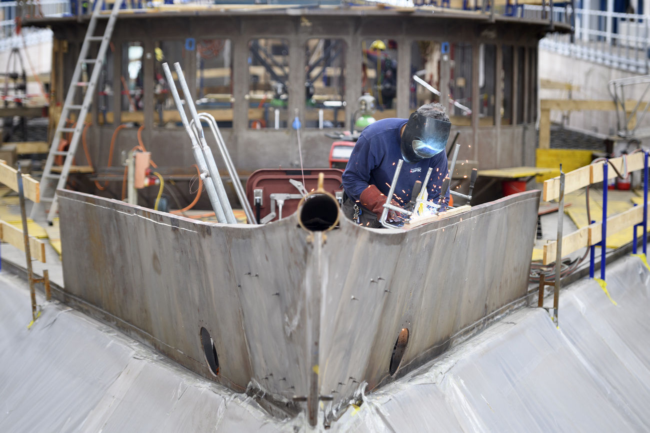 un travailleur sur un chantier