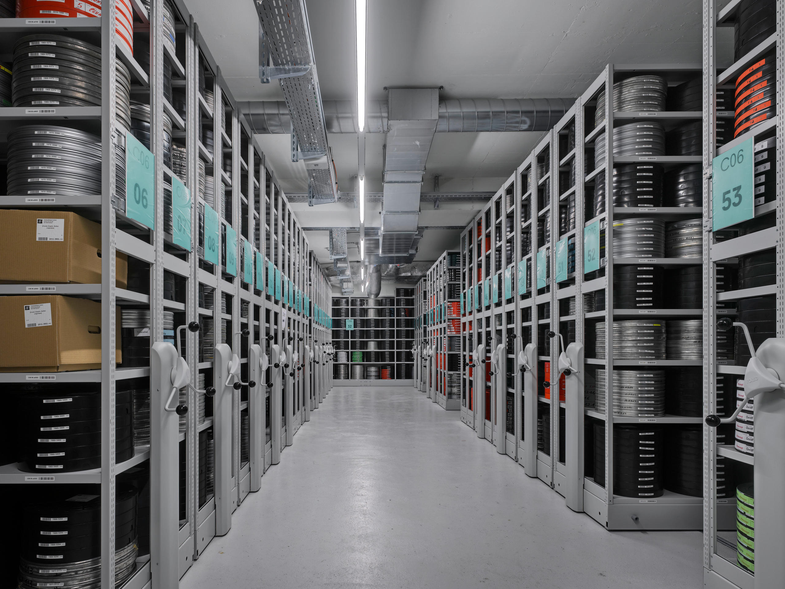 L interno della cineteca nazionale svizzera, nel Canton Vaud.