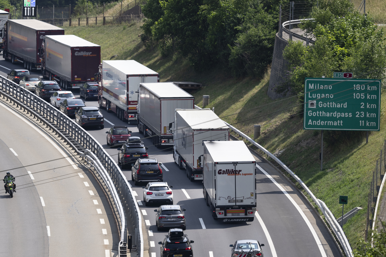 Gotthard tunnel tailback