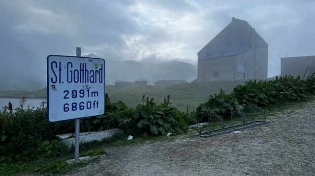 St. Gotthard sign in front of Fog