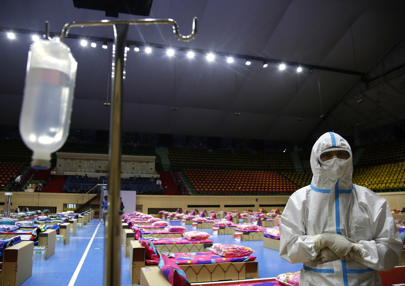 Un recinto deportivo en Tailandia convertido en hospital durante la pandemia