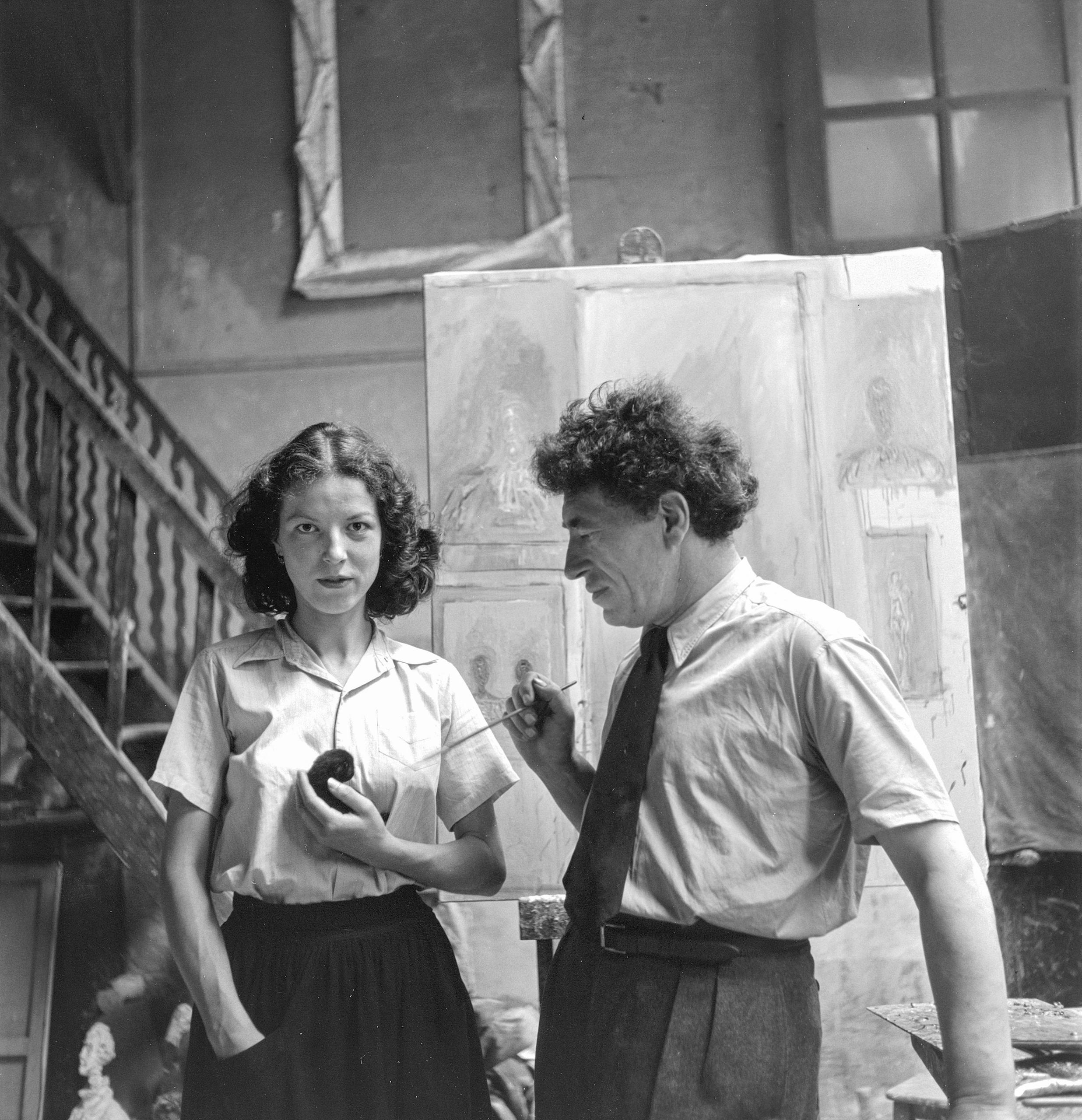 Annette et Alberto Giacometti dans leur atelier en 1951