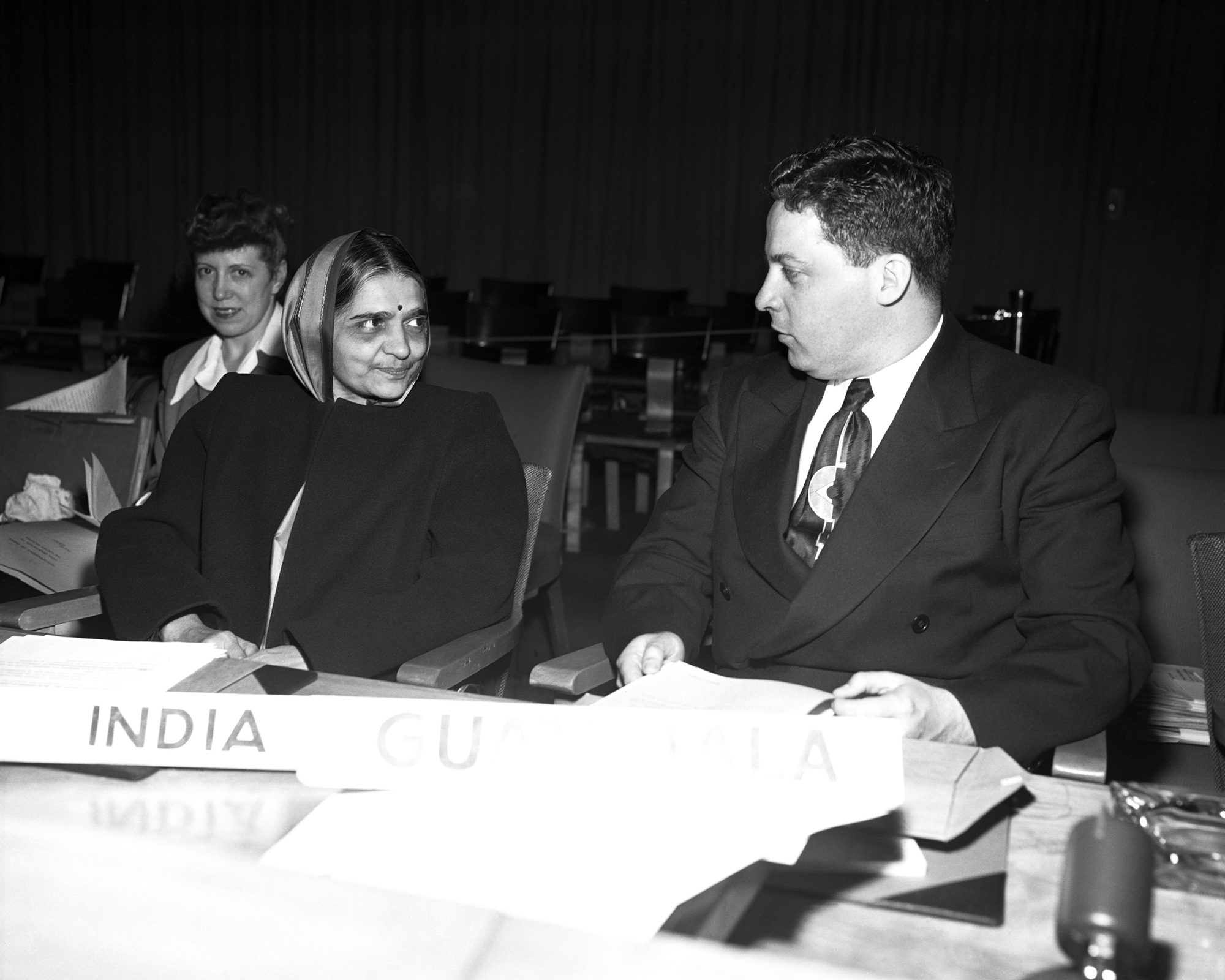 Hansa Mehta before a meeting of the UN Commission on Human Rights