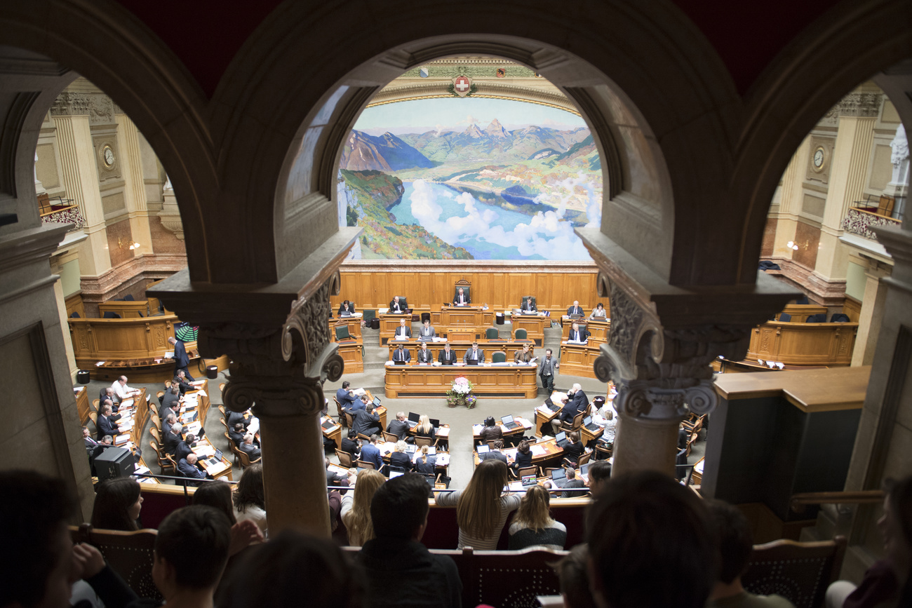 Blick von oben in den Nationalratssaal der Schweiz