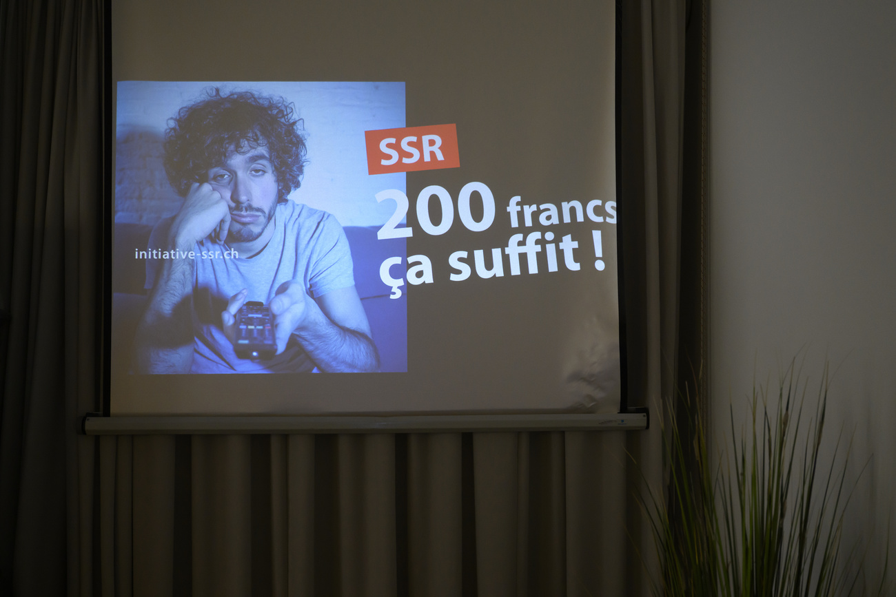 Affiche contre une redevance à 200 francs