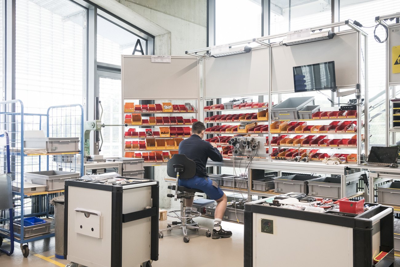 Ein Automatiker in Ausbildung