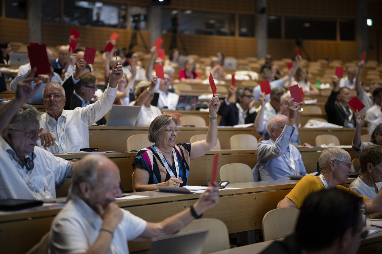 Photo of picture in a congress room voting