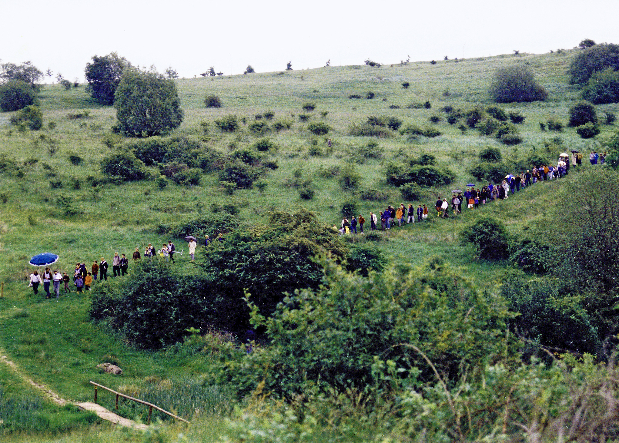 Landschaft mit Menschen die Spazieren, in Kassel 1987