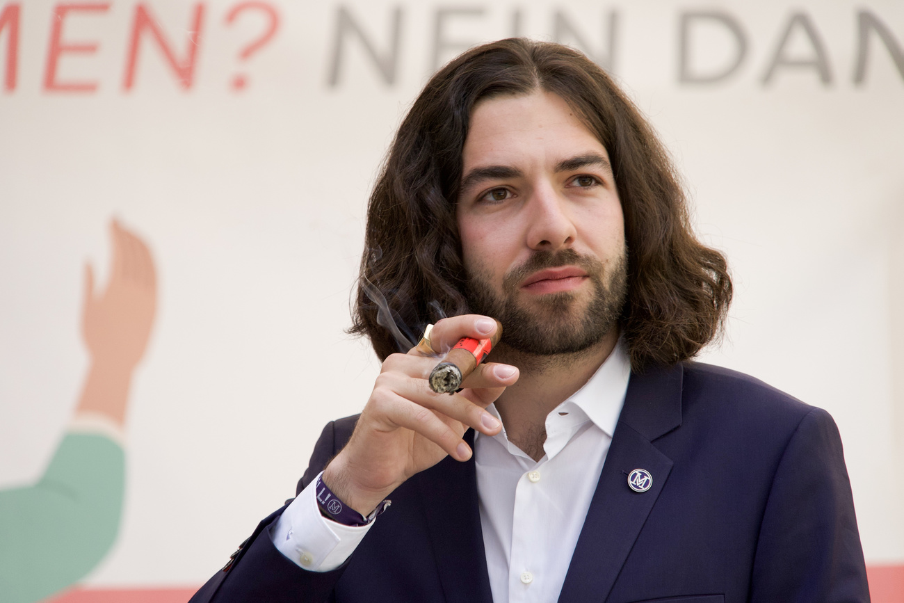 Nicolas Rimoldi mit einer Zigarre