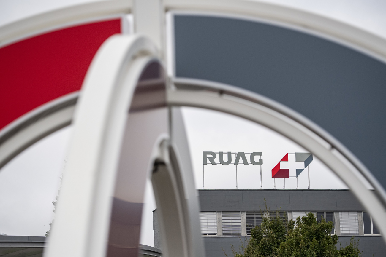 logo ruag su un edificio