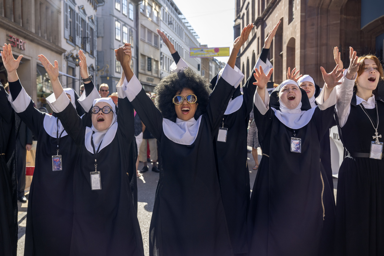 Singing nuns