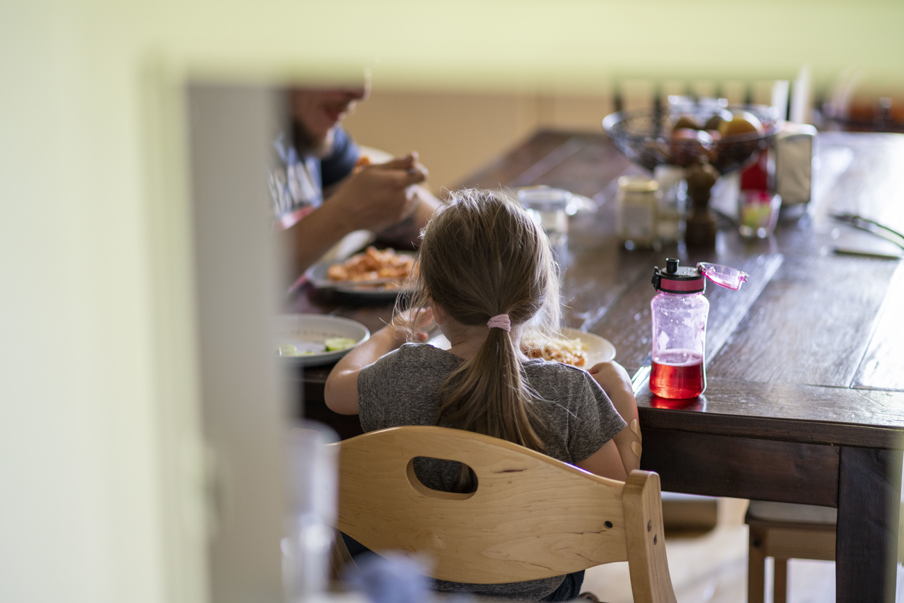 Famiglia a tavola