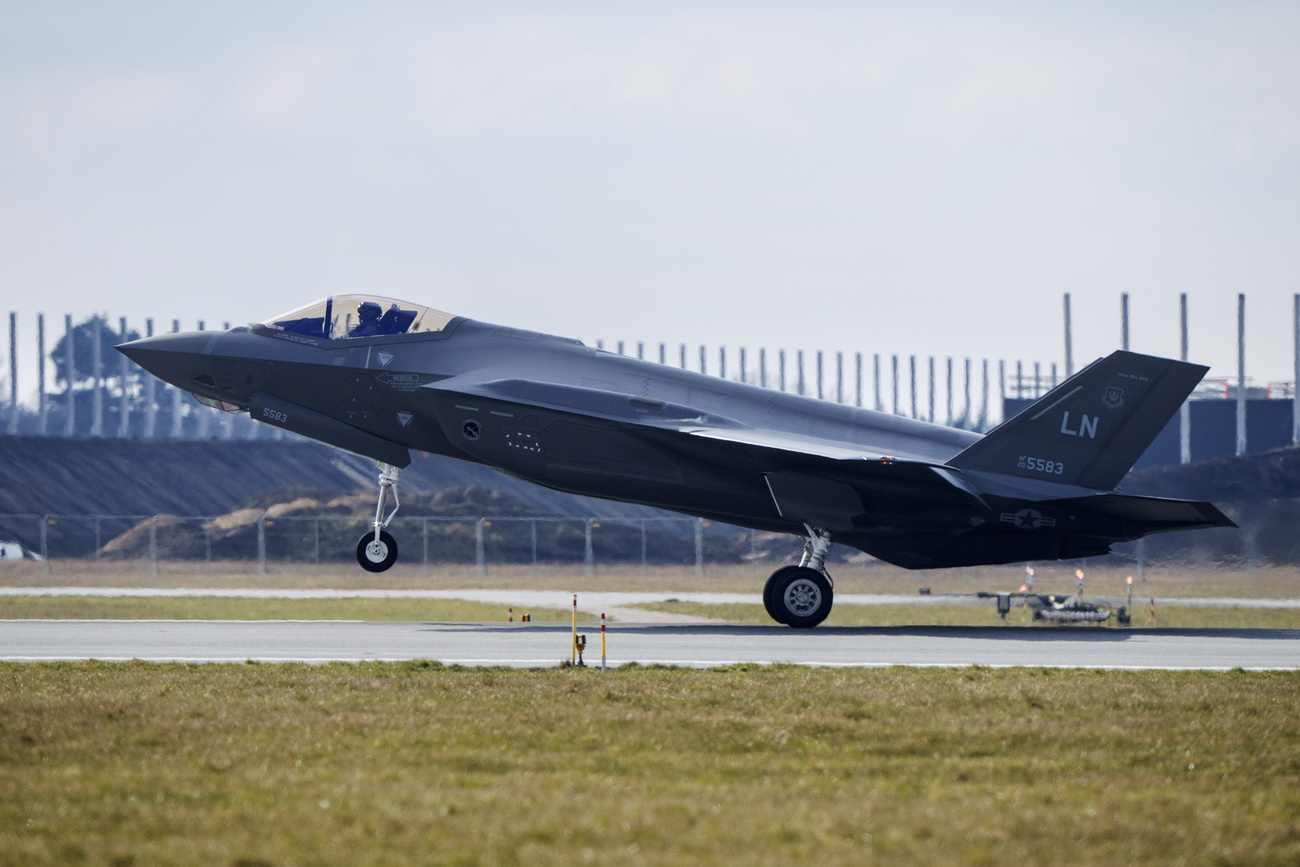 Ein Kampfjet des Typs F-35A Lightning II, der momentan bei Gewitter nicht fliegen darf.