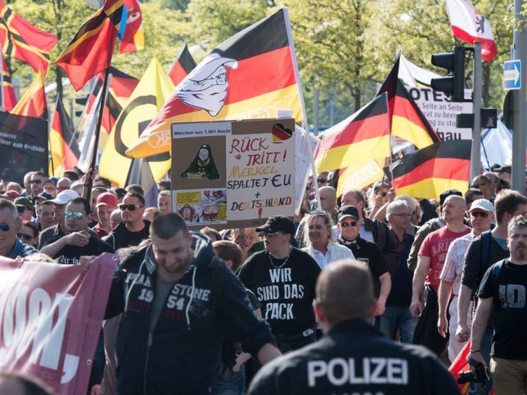 Demo von rechtsextremen Reichsbürger:innen in Deutschland
