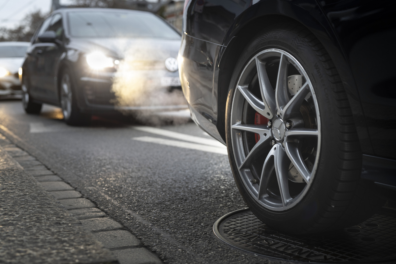 gas di scarico di auto incolonnate