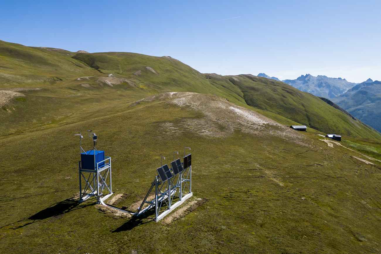 Une vue de l installation test des panneaux solaires pour le projet Grengiols Solar, en Valais.