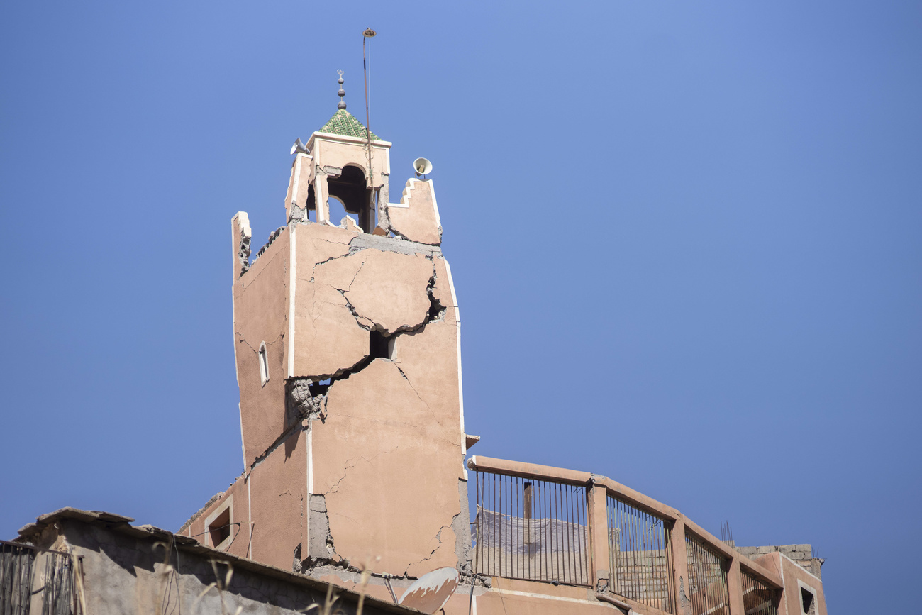 Un minareto mezzo distrutto a Moulay Brahim, vicino a Marrekech.