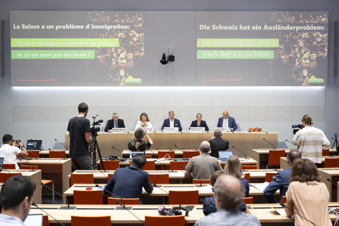 Conférence de presse contre l immigration