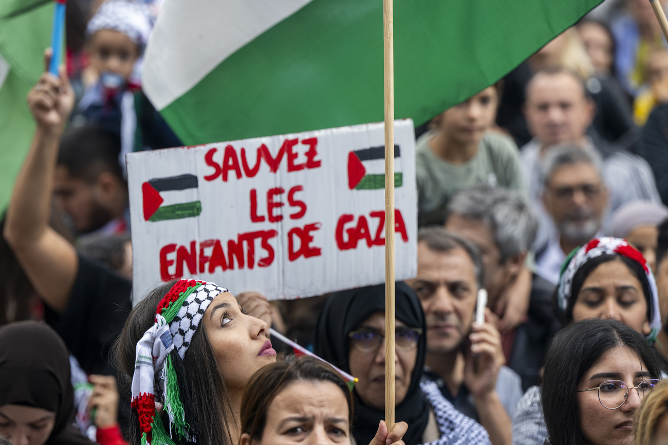 الآلاف يتظاهرون في جنيف دعما لفلسطين