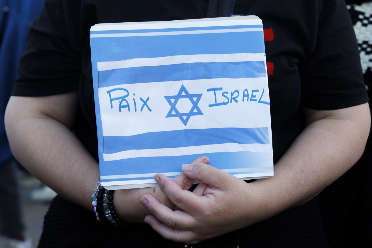 Drapeau israélien avec le mot paix