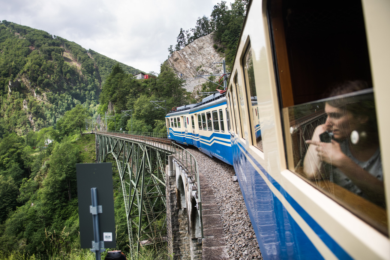 treno su un ponte