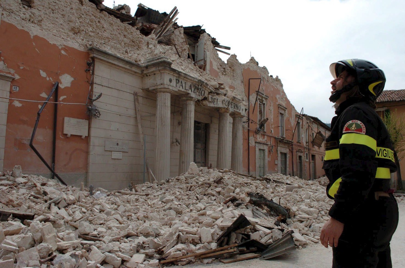 Il centro di Aquila distrutto dal terremoto.