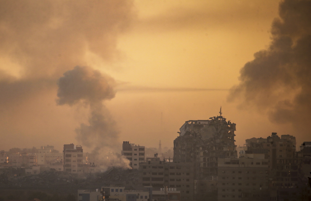 Rauchsäule über Gaza nach einem israelischen Luftangriff
