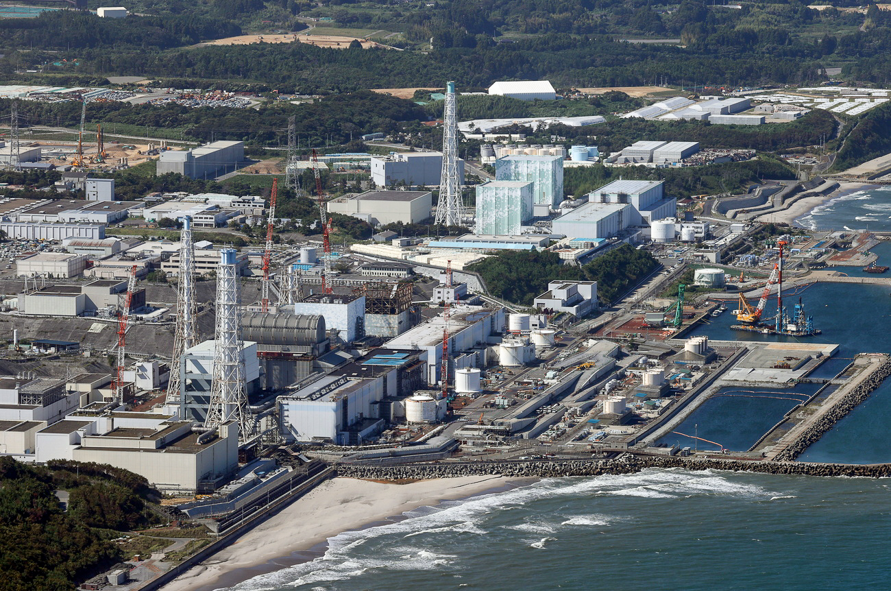 2023年8月24日，日本福島縣大熊町福島第一核電廠空拍圖。