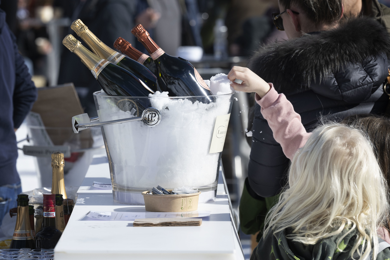 Champagne bucket