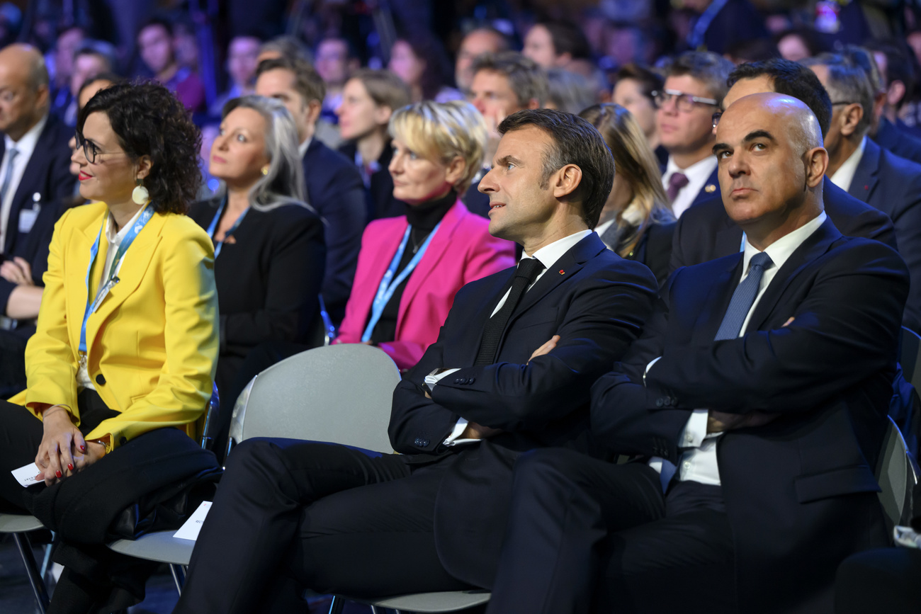 Emmanuel Macron et Alain Berset à l Université de Lausanne