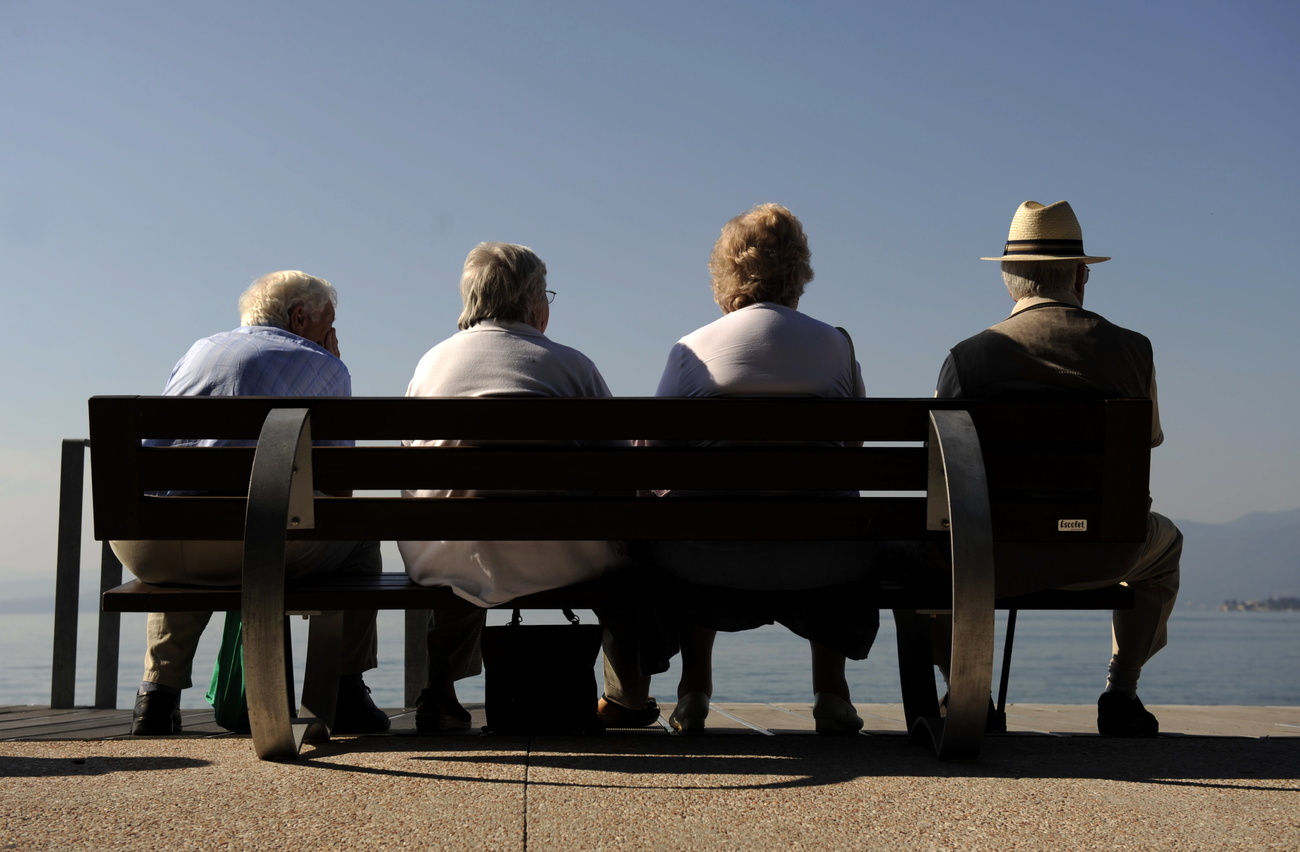 La Svizzera versa 2 miliardi in pensioni a emigrati rotnati in Italia.