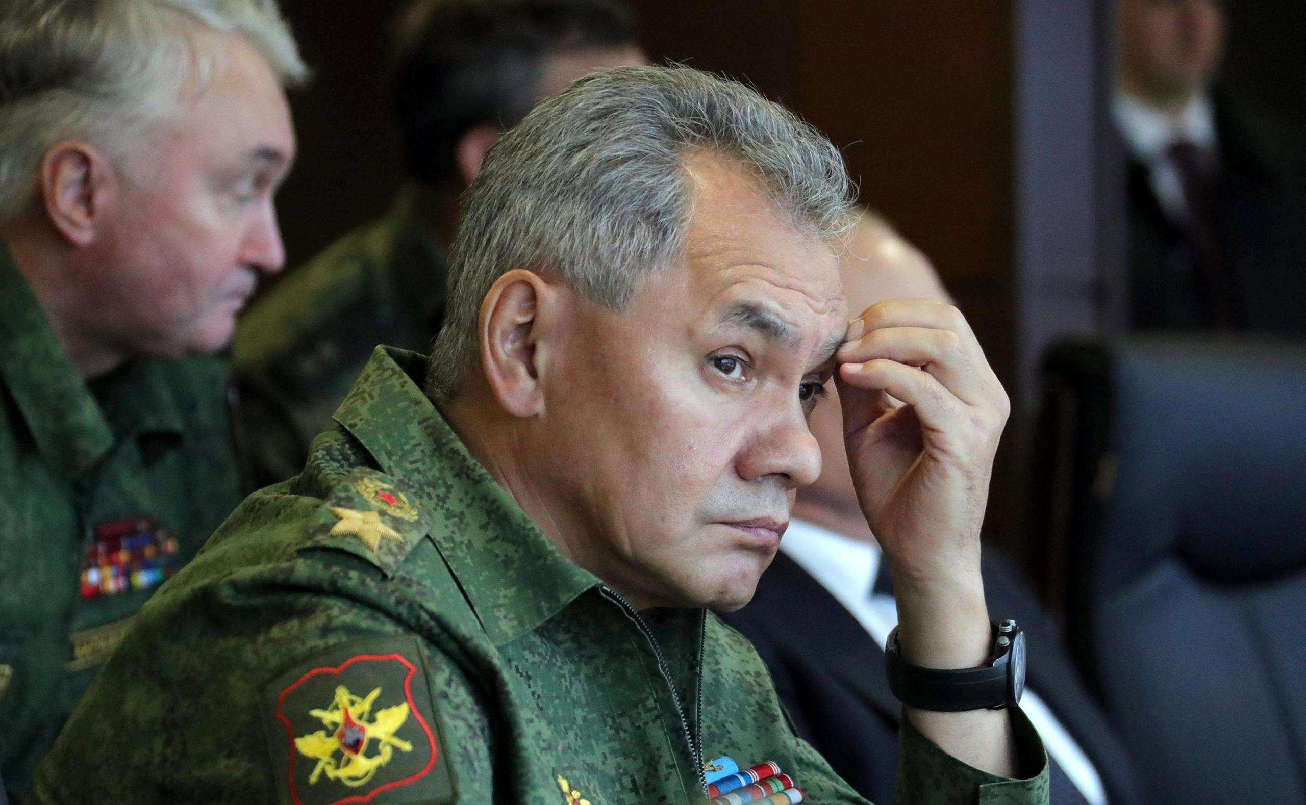 Le ministre russe de la Défense en uniforme