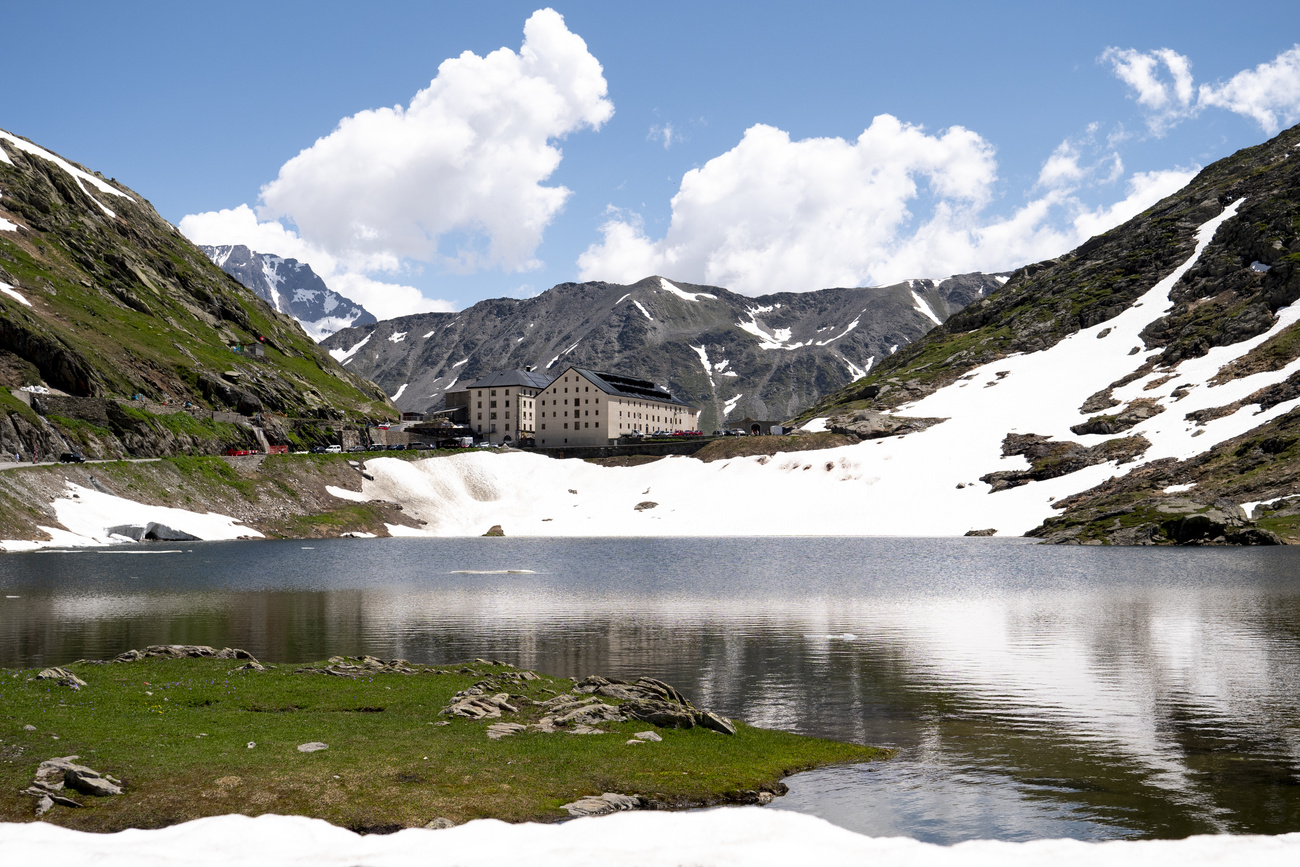 L ospizio sul Passo del Gran San Bernardo