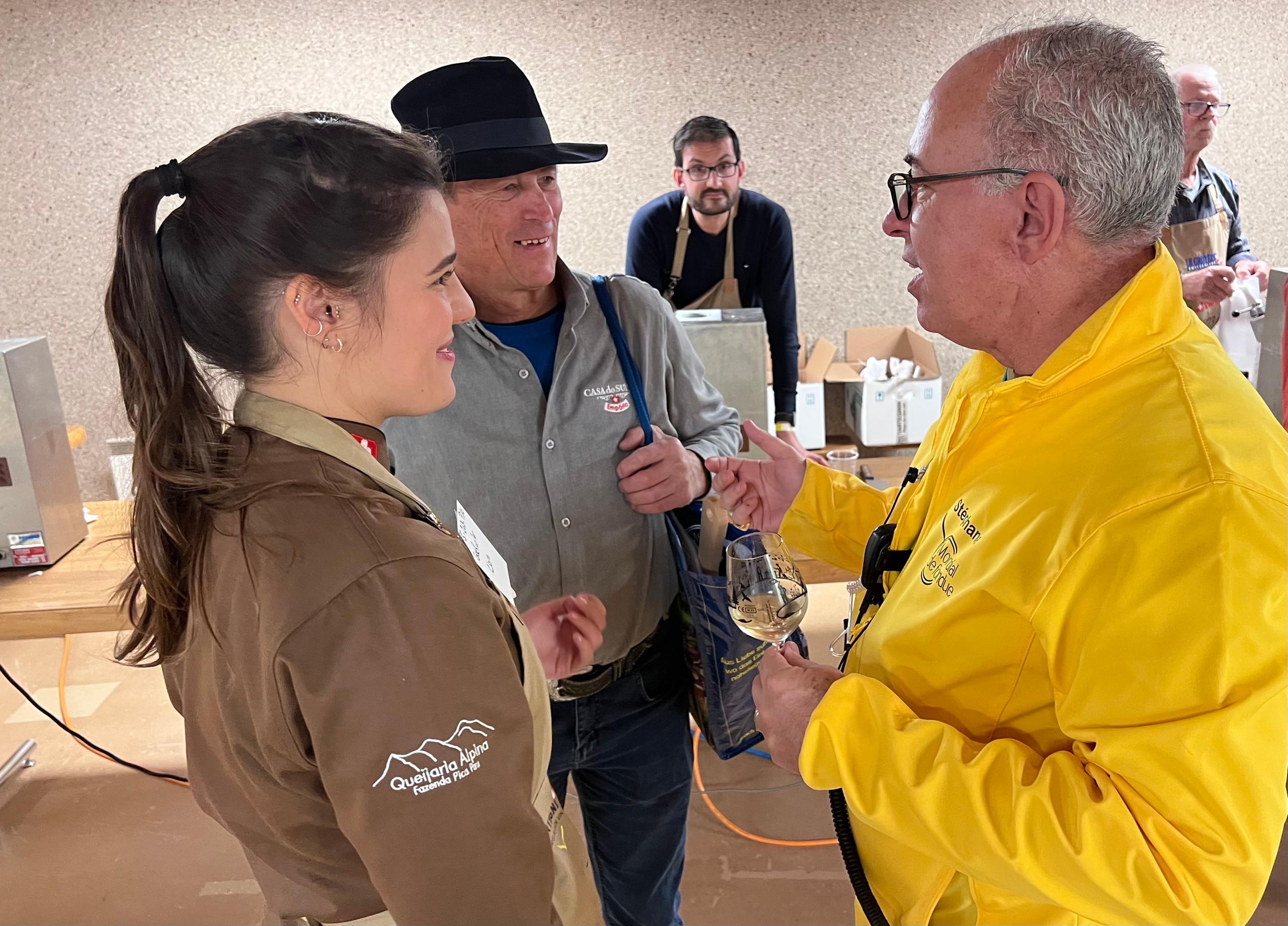 Clara com o pai e Stéphane Jayet