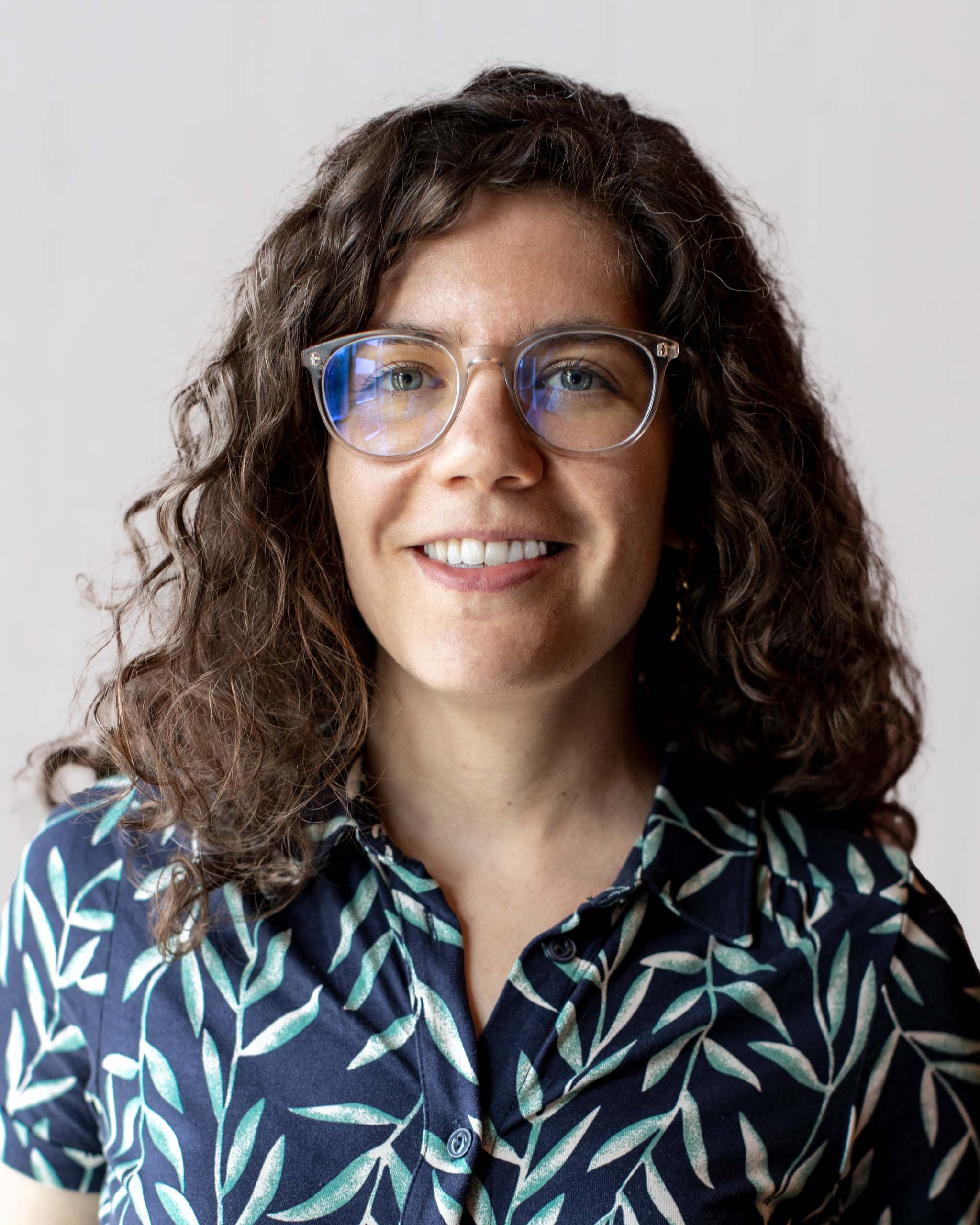Dana Landau blickt in die Kamera