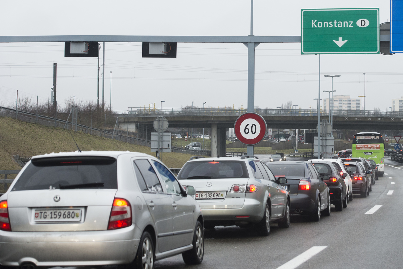 cars lining up to cross the border to shop cheaper in Constance