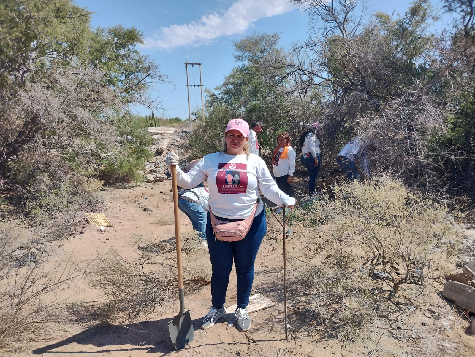 Ceci Patricia Flores digging in Mexico