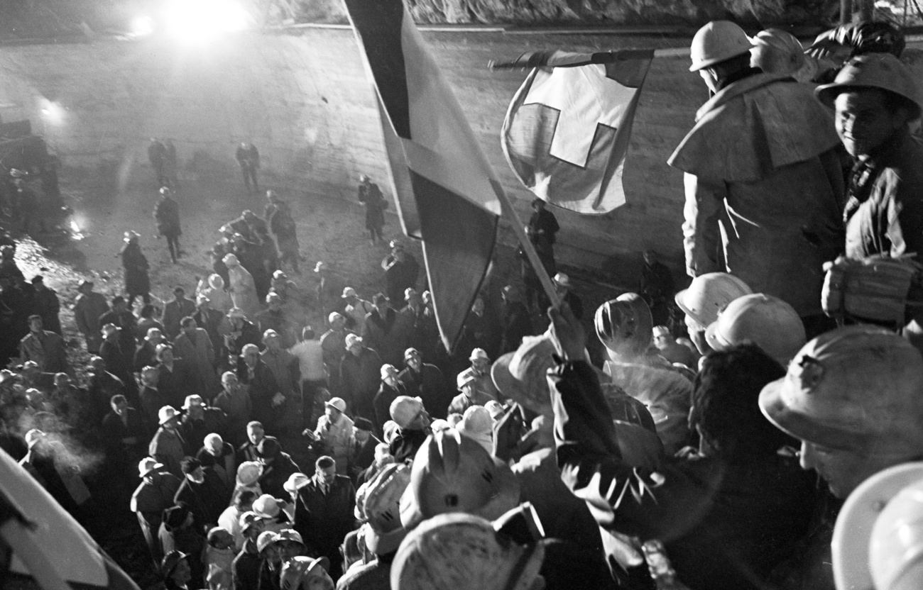5 aprile 1962, l entusiasmo degli operai svizzeri.