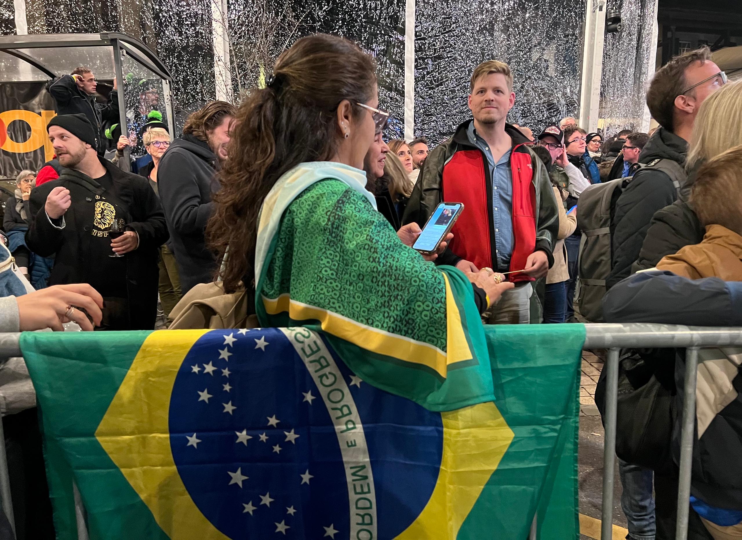 Many Brazilians living in Switzerland came to cheer on the fondue that came from the heat.