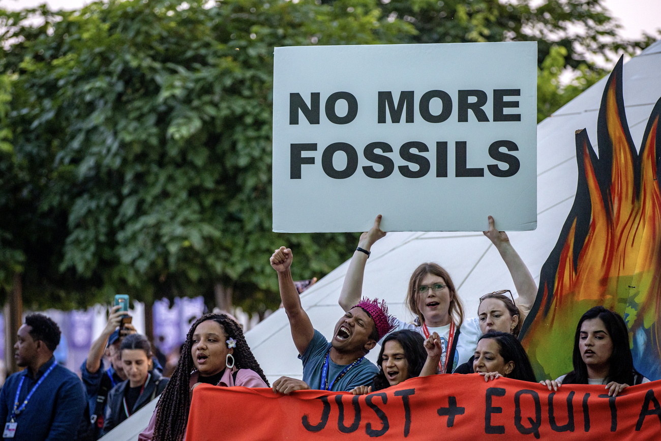 Demo in Dubai against fossil fuels.