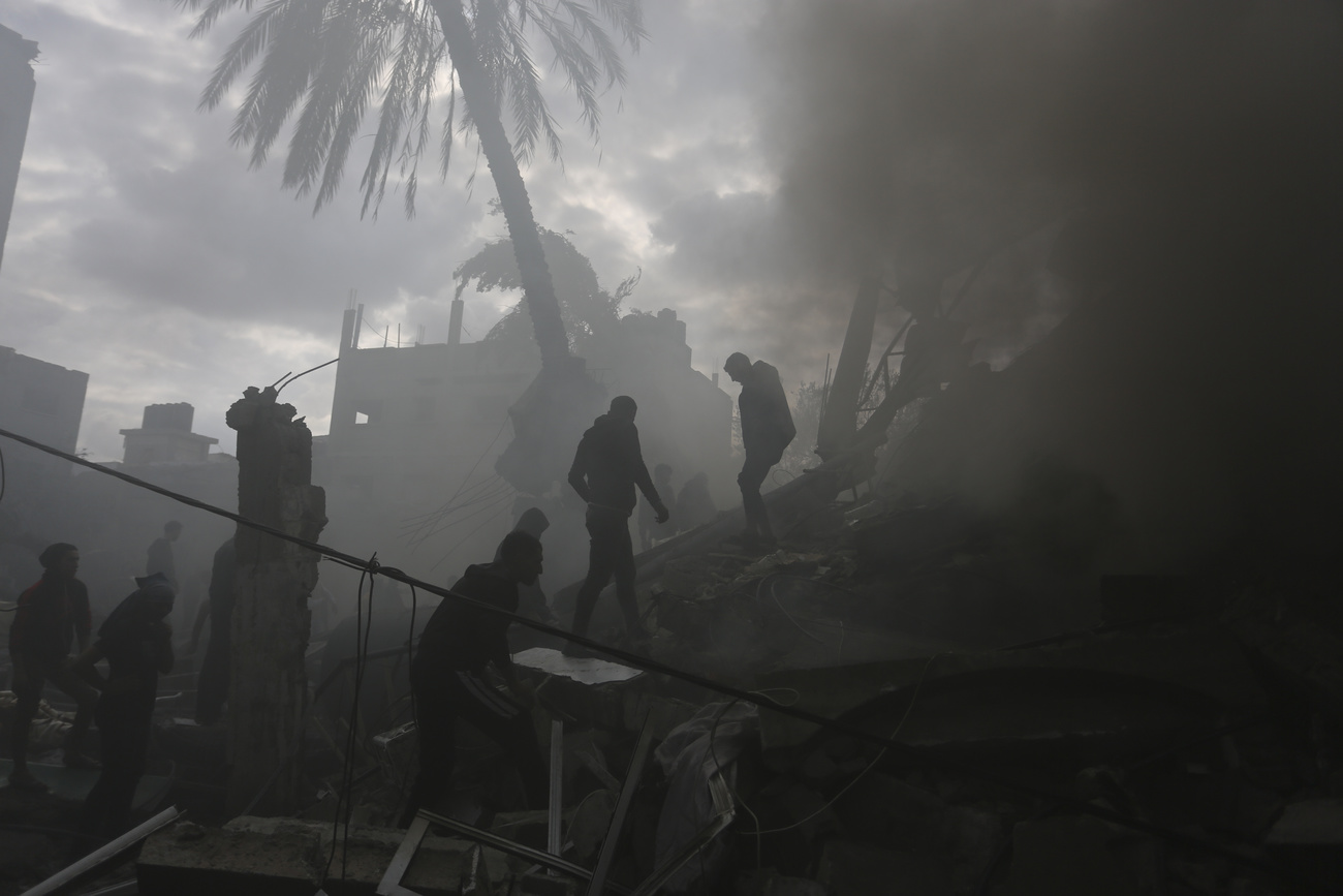 Quel che resta degli edifici bonbardati nella striscia di Gaza.